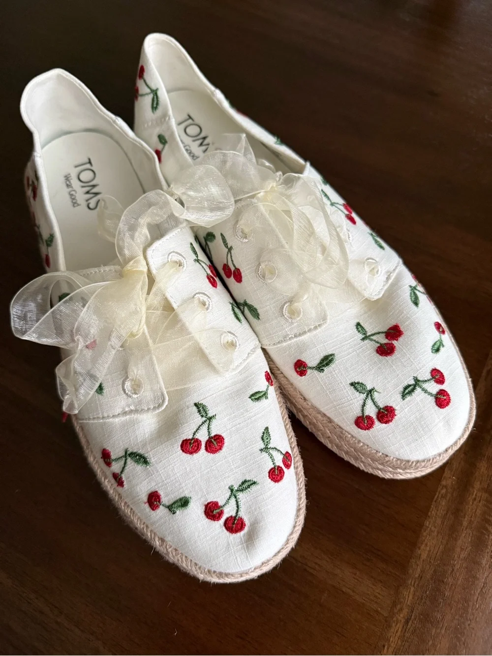 TOMS Carolina Lace-Up Espadrilles Croquette 🍒 Cherries Embroidery Sneaker 9 NWOT
